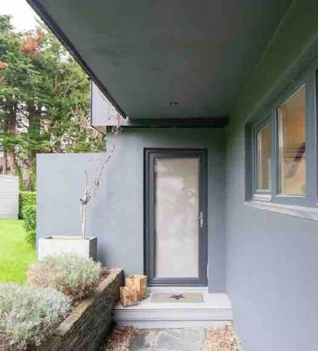 Beautiful Garden Apartment With Private Patio And Garden View Dublin Zewnętrze zdjęcie